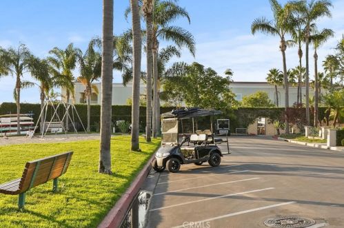 2691 Crestview Dr, Newport Beach CA  92663-5626 exterior