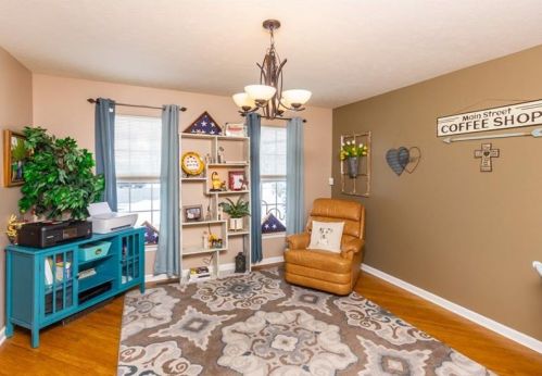 148 Cherrywood Dr, New Kensington, PA 15068-8354