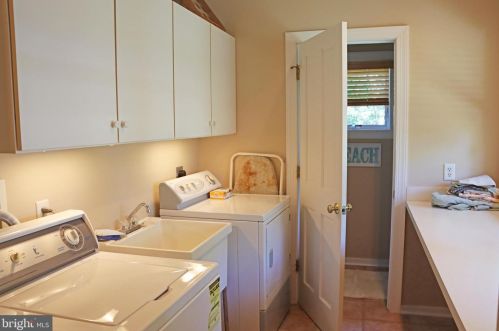 36161 Tarpon Dr, Lewes DE  19958-5052 exterior