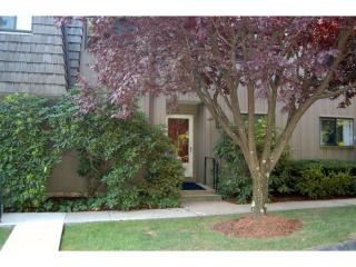 152 Gillies Ln, Norwalk, CT 06854-1009