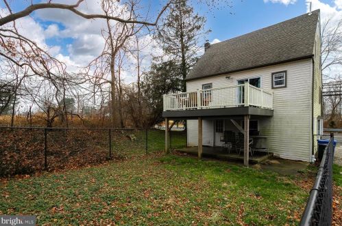 1800 New York Ave, Columbus, NJ 08022-2018