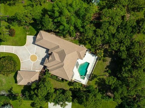6656 Trail Blvd, Naples FL  34108-2903 exterior