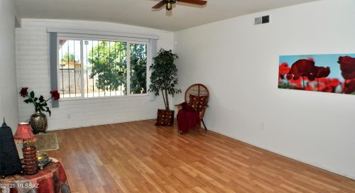 8527 Eli St, Tucson, AZ 85710-5948