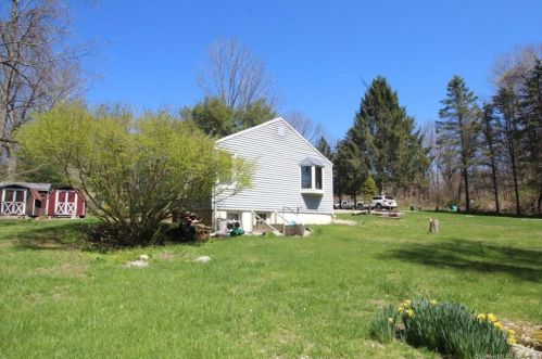 2071 Main St, Coventry CT  06238-2051 exterior