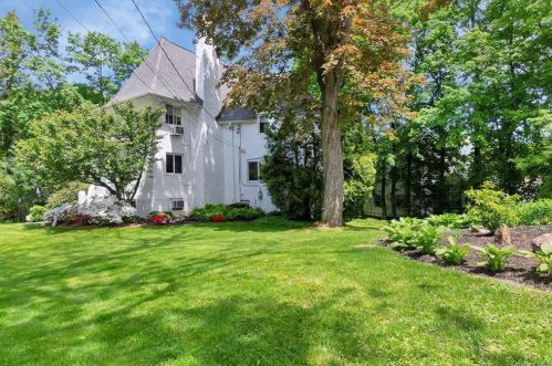 15 Oxford Rd, New Rochelle NY  10804-3712 exterior