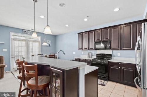 7366 Brunson Cir, Gainesville VA 20155 exterior