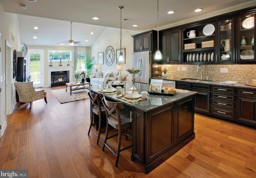 272 Hopewell Dr, Collegeville, PA 19426-2852