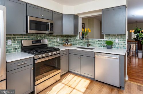 65 Shrewsbury Pl, Princeton NJ  08540-6314 exterior