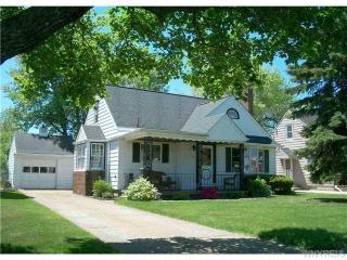 60 Coventry Rd, Buffalo, NY 14217-6636