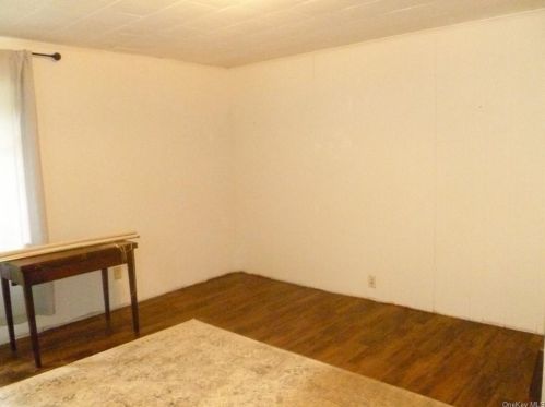 458 St Andrews Rd, Walden NY  12586-2719 exterior