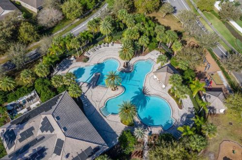 12704 Adventure Dr, Riverview FL exterior