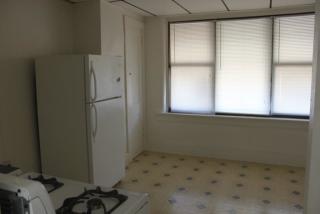 914 Pittsburgh St, Springdale, PA 15144-1733
