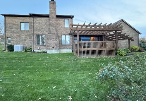 1 Cedar Pt, Newport KY  41076-1743 exterior