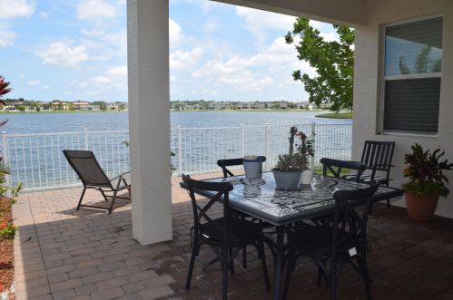 725 Leonardo Cir, Fort Pierce FL  34986-4355 exterior