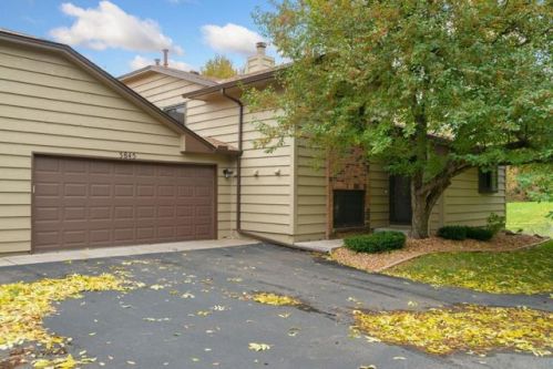 3845 Orchid Ln, Minneapolis, MN 55446-3232