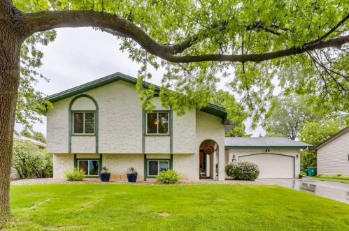 3216 81st Ave, Minneapolis, MN 55443-2725