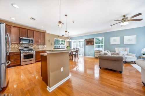 457 Teneyke Pl, Rahway NJ  07065-5312 exterior