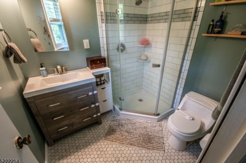 14 Jackie Dr, Hackettstown NJ  07840-5628 exterior