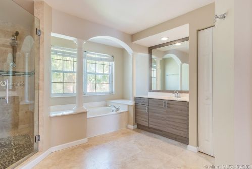 913 168 Ave, Hollywood FL 33028-2021 exterior