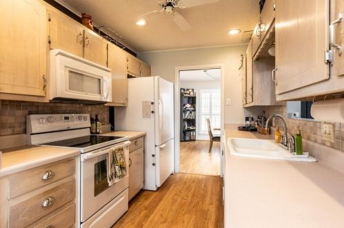 3621 Wayland Dr, Fort Worth TX  76133-3005 exterior