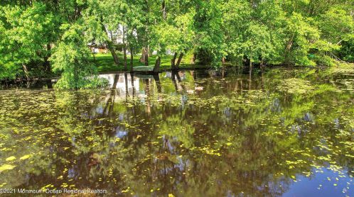 163 Taft Dr, Bricktown NJ  08724-3267 exterior