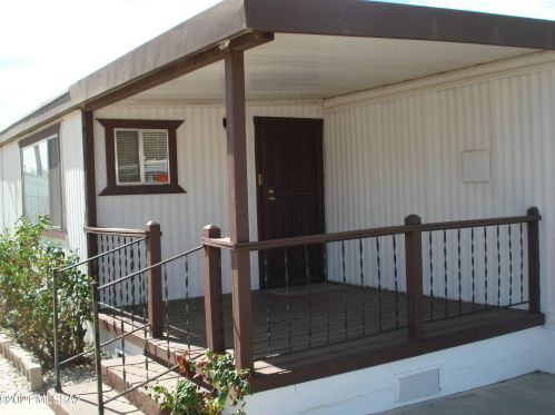 5363 Box R St, Tucson, AZ 85713-6324