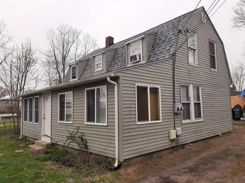 49 Curtis St, Warwick, RI 02889-9528