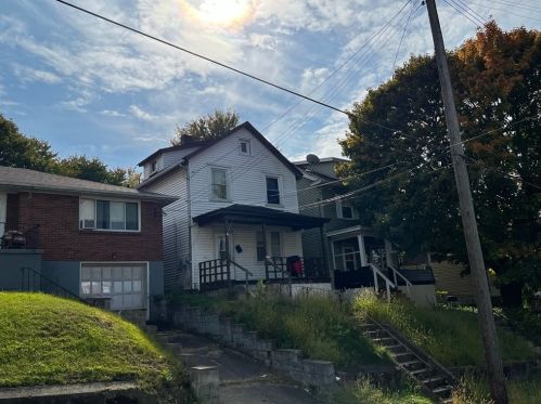 2604 Jenny Lind St, Mckeesport, PA 15132-5036