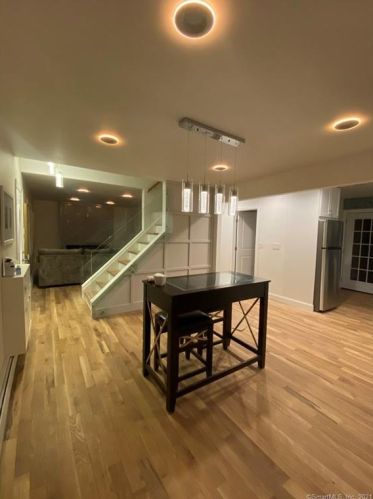 141 Rood Ave, Windsor, CT 06095-3754