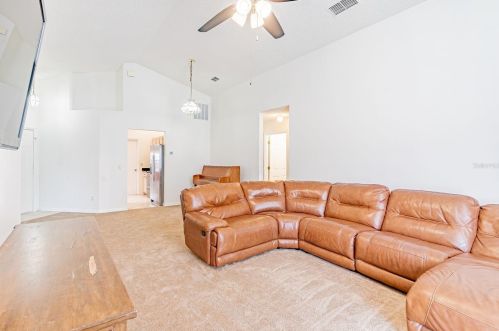 2772 Delcrest Dr, Orlando FL  32817-2668 exterior