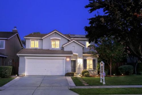 1400 Briarberry Ln, Gilroy, CA 95020-8223