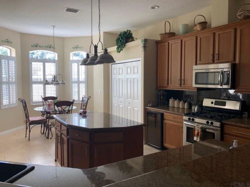 8 Ehrly Pl, Palm Coast, FL 32164-3201