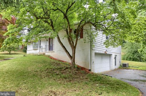 4090 Megoulas Blvd, Harrisburg, PA 17109-4217