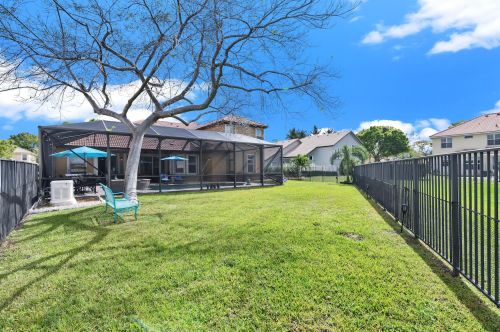 7219 Serrano Ter, Delray Beach FL  33446-2200 exterior