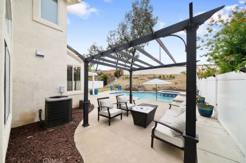 31695 Corte Rosario, Temecula CA  92592-6479 exterior