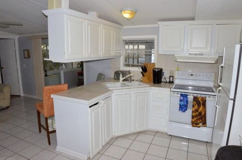 30 Emily Ln, Fort Myers Beach FL  33931-2933 exterior