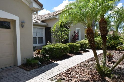 3555 Fieldstone Ct, Kissimmee, FL 34746-2817