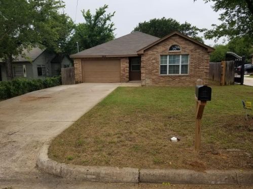 2912 Walker St, Fort Worth, TX 76105-4416