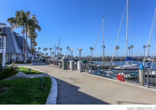 80 Montego Ct, San Diego CA 92118-3253 exterior