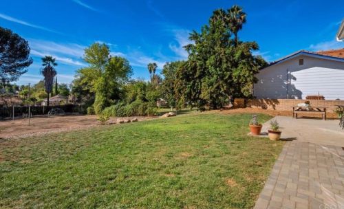 957 Montview Dr, Escondido CA  92025-5927 exterior