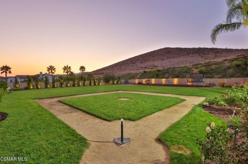 5391 Evening Sky Dr, Simi Valley CA  93063-5744 exterior