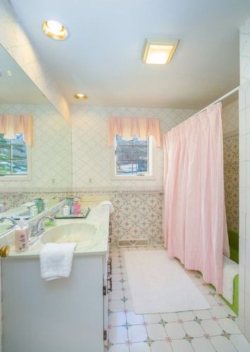 1417 Breakneck Rd, Connellsville PA  15425-6510 exterior