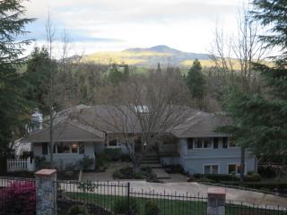 930 Camille Ln, Alamo, CA 94507-2416