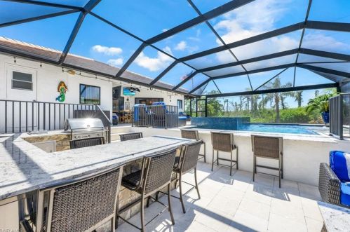 999 Valley Dr, Bonita Springs FL  34134-7438 exterior