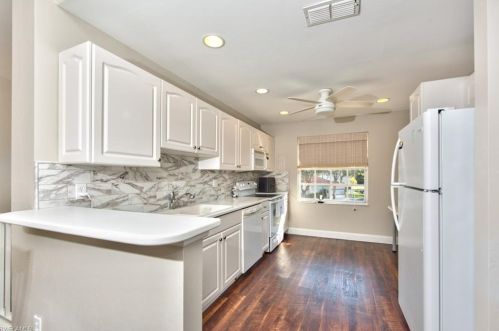 541 Windsor Sq, Naples, FL 34104-8388