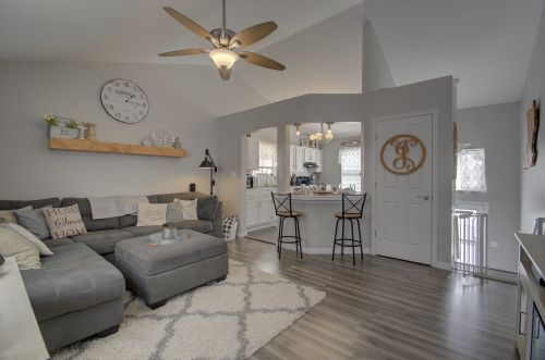 1076 Pebble Creek Dr, Covington, KY 41018-2100