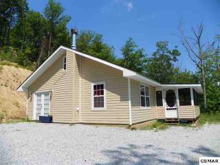 5069 Henry Town Rd, Pigeon Forge, TN 37876-6917