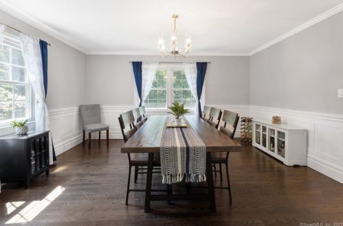 12 Falmouth Rd, Stamford CT  06903-2312 exterior