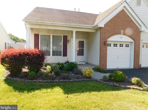 203 Meadowlark Dr, Trenton, NJ 08690-3569