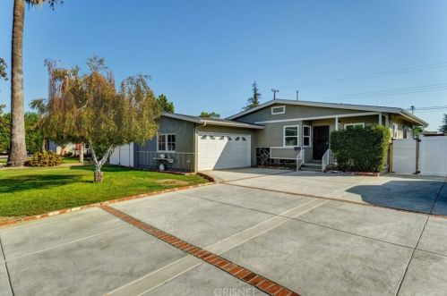 824 Greenville Dr, West Covina, CA 91790-5205